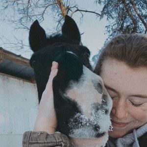 Meet your Posher, Danielle